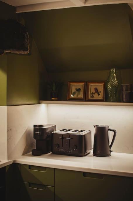 River Cottage, A Luxurious And Cosy Riverside Cottage For Two Welshpool Εξωτερικό φωτογραφία